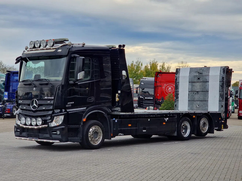 Mercedes-Benz Actros 2553 6x2 - Flabad hydraulic ramps/extension - Winch - Camera - Machine mover - Araba taşıyıcı kamyon: fotoğraf 4 Mercedes-Benz Actros 2553 6x2 - Flabad hydraulic ramps/extension - Winch - Camera - Machine mover - Araba taşıyıcı kamyon: fotoğraf 4