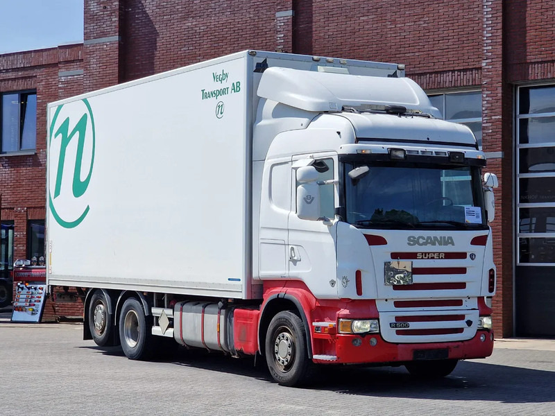 Scania R500 V8 Highline 6x2*4 - Box with side doors - Loadlift - Manual gearbox with retarder - Full air - Steering axle - Kapalı kasa kamyon: fotoğraf 1 Scania R500 V8 Highline 6x2*4 - Box with side doors - Loadlift - Manual gearbox with retarder - Full air - Steering axle - Kapalı kasa kamyon: fotoğraf 1