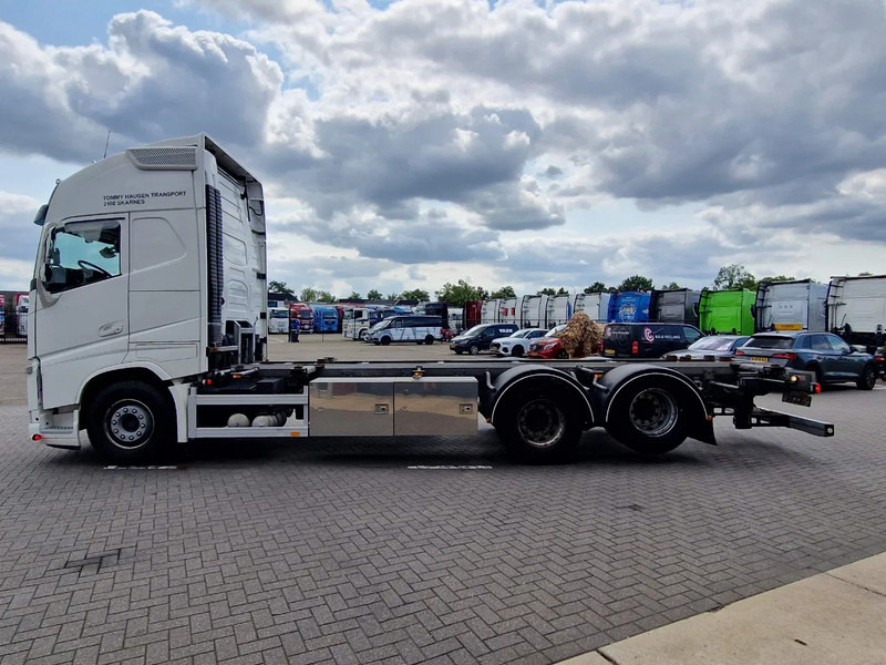 Volvo FH 13.500 Globetrotter XL 6x2 - BDF - Retarder - I parkcool - Full air - 4.90 WB - Konteynır taşıyıcı/ Yedek karoser kamyon: fotoğraf 4 Volvo FH 13.500 Globetrotter XL 6x2 - BDF - Retarder - I parkcool - Full air - 4.90 WB - Konteynır taşıyıcı/ Yedek karoser kamyon: fotoğraf 4