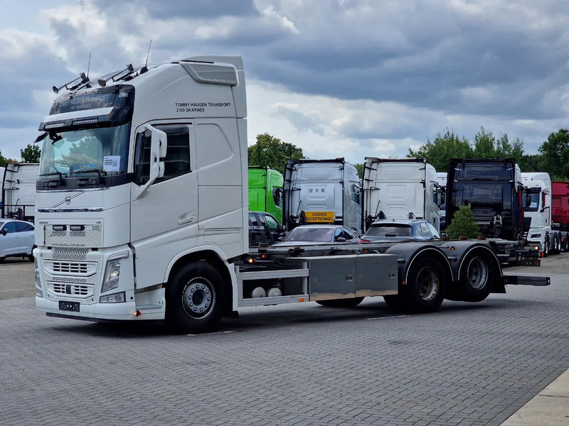 Volvo FH 13.500 Globetrotter XL 6x2 - BDF - Retarder - I parkcool - Full air - 4.90 WB - Konteynır taşıyıcı/ Yedek karoser kamyon: fotoğraf 3 Volvo FH 13.500 Globetrotter XL 6x2 - BDF - Retarder - I parkcool - Full air - 4.90 WB - Konteynır taşıyıcı/ Yedek karoser kamyon: fotoğraf 3