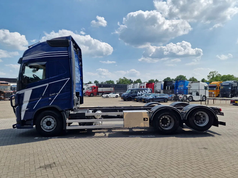 Volvo FH 13.540 Globetrotter XL 6x2 - Retarder - Full air - 4.60 WB - I shift dual clutch - Şasi kamyon: fotoğraf 4 Volvo FH 13.540 Globetrotter XL 6x2 - Retarder - Full air - 4.60 WB - I shift dual clutch - Şasi kamyon: fotoğraf 4