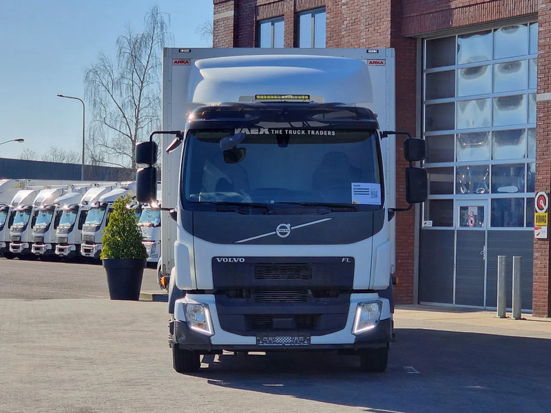 Volvo FL 250 4x2 Box truck, loading lift, 12T - Kapalı kasa kamyon: fotoğraf 2 Volvo FL 250 4x2 Box truck, loading lift, 12T - Kapalı kasa kamyon: fotoğraf 2