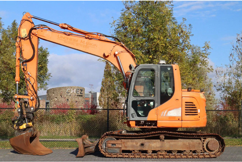 Doosan DX140LCR-3 | DX 140 LCR-3 | TILT ROTATOR | BUCKET | DOZERBLADE - Paletli ekskavatör: fotoğraf 1 Doosan DX140LCR-3 | DX 140 LCR-3 | TILT ROTATOR | BUCKET | DOZERBLADE - Paletli ekskavatör: fotoğraf 1