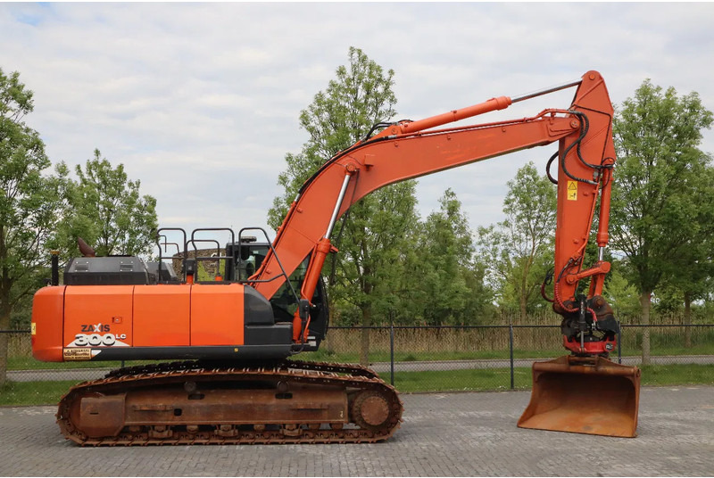 Hitachi ZX300 LC-6 | ROTOTILT | BUCKET | GPS - Paletli ekskavatör: fotoğraf 4 Hitachi ZX300 LC-6 | ROTOTILT | BUCKET | GPS - Paletli ekskavatör: fotoğraf 4