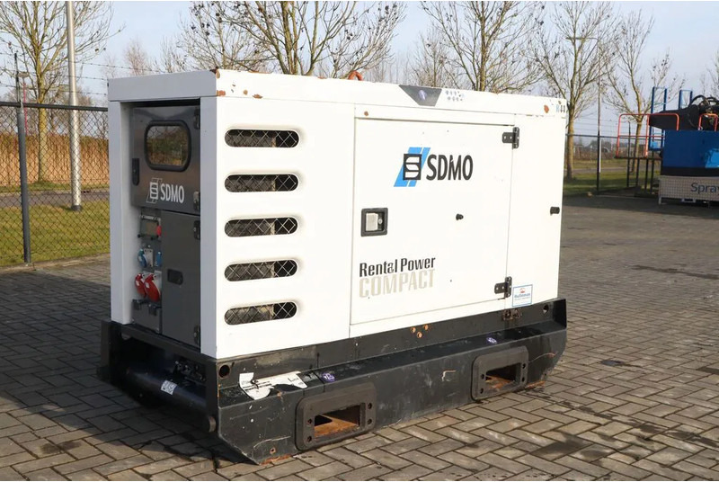 SDMO R44C3 | 44 KVA | GOOD WORKING - Elektrikli jeneratör: fotoğraf 3 SDMO R44C3 | 44 KVA | GOOD WORKING - Elektrikli jeneratör: fotoğraf 3