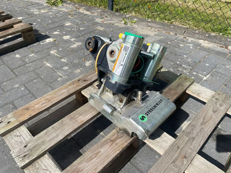 Sanderson STEELWRIST TMX S30 -180HA | TILT QUICKCOUPLER | TILTING COUPLER | NEW - Tiltrotatör - İş makinaları: fotoğraf 1 Sanderson STEELWRIST TMX S30 -180HA | TILT QUICKCOUPLER | TILTING COUPLER | NEW - Tiltrotatör - İş makinaları: fotoğraf 1