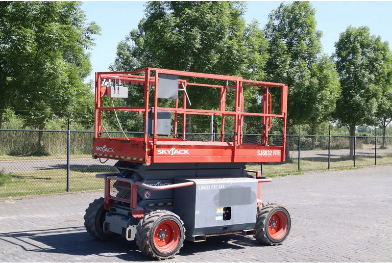 Skyjack SJ 6832 RTE | 12 METER | 454 KG - Makasli platform: fotoğraf 3 Skyjack SJ 6832 RTE | 12 METER | 454 KG - Makasli platform: fotoğraf 3