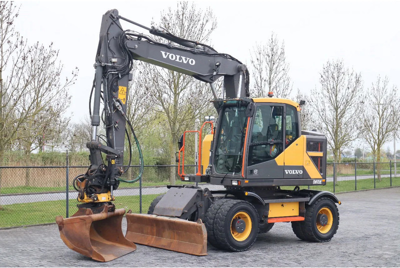 Volvo EWR 150 E | ROTOTILT | BUCKET | TRAILER HYDR - Tekerlekli ekskavatör: fotoğraf 2 Volvo EWR 150 E | ROTOTILT | BUCKET | TRAILER HYDR - Tekerlekli ekskavatör: fotoğraf 2