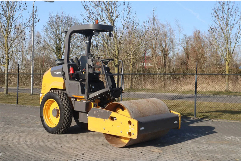 Volvo SD45B | GOOD CONDIITON | LOW HOURS - Yol silindiri: fotoğraf 5 Volvo SD45B | GOOD CONDIITON | LOW HOURS - Yol silindiri: fotoğraf 5