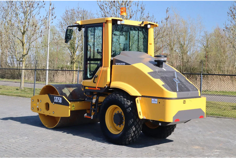 Volvo SD75B | SD 75 B | NEW / UNUSED | 1 YEAR WARRANTY - Silindir makinesi: fotoğraf 3 Volvo SD75B | SD 75 B | NEW / UNUSED | 1 YEAR WARRANTY - Silindir makinesi: fotoğraf 3