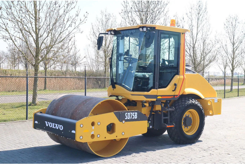 Volvo SD75B | SD 75 B | NEW / UNUSED | 1 YEAR WARRANTY - Silindir makinesi: fotoğraf 2 Volvo SD75B | SD 75 B | NEW / UNUSED | 1 YEAR WARRANTY - Silindir makinesi: fotoğraf 2