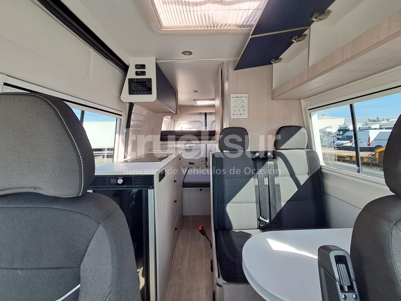 Kapalı kasa kamyonet IVECO 35S16 CAMPER: fotoğraf 18