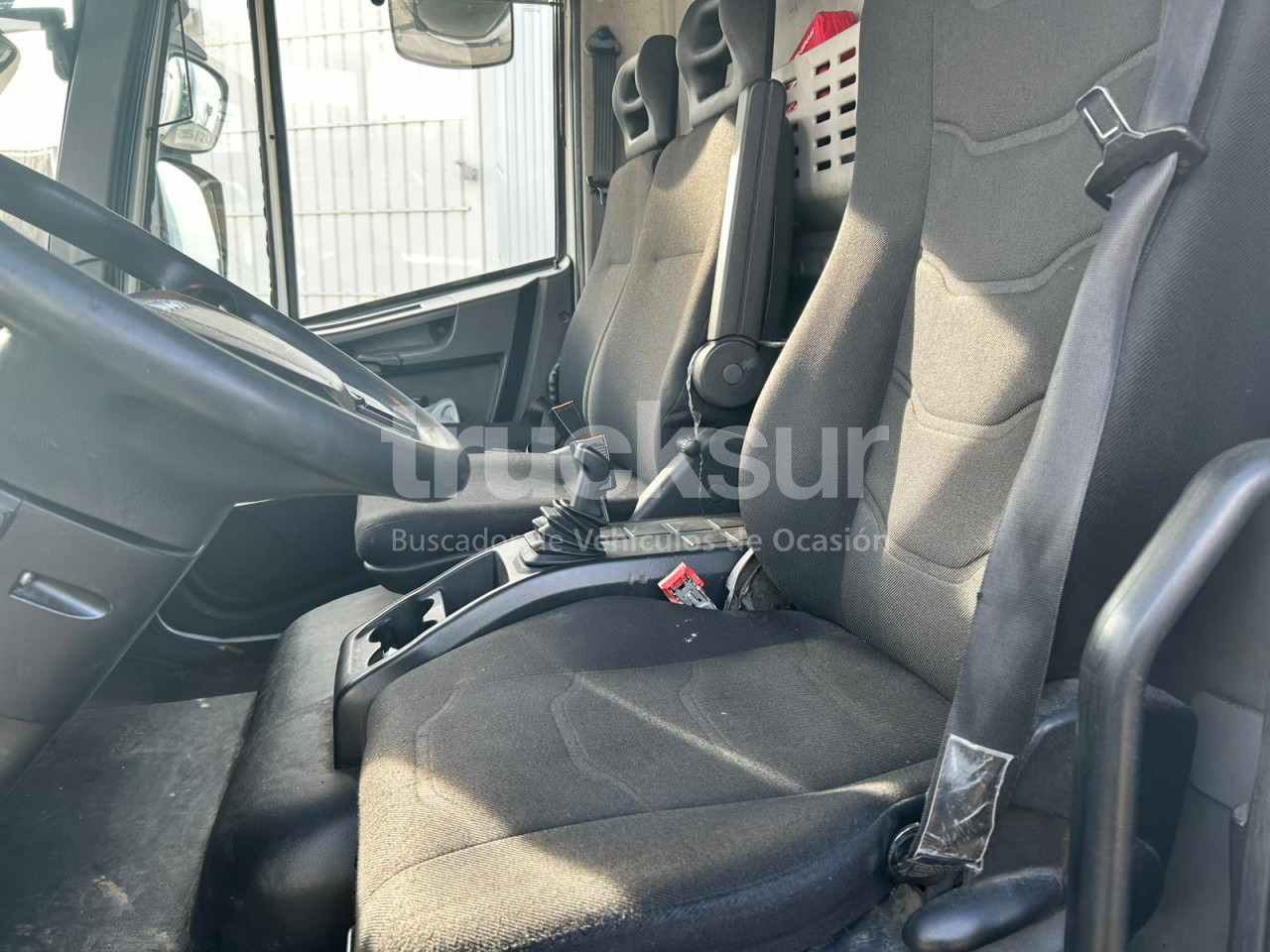 IVECO EUROCARGO ML160-250 - Tenteli kamyon: fotoğraf 4 IVECO EUROCARGO ML160-250 - Tenteli kamyon: fotoğraf 4