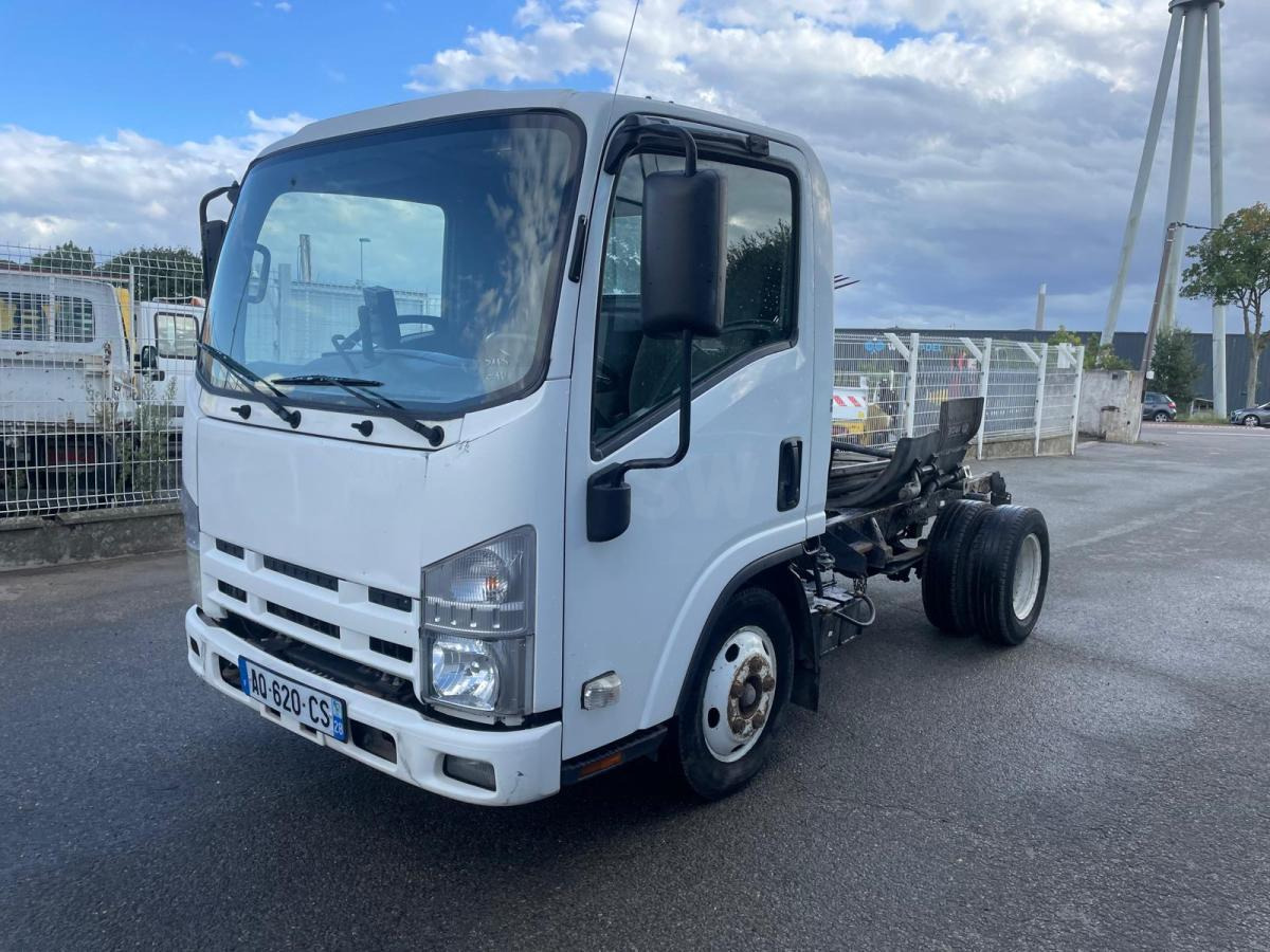 Isuzu - Şasi kamyon: fotoğraf 1 Isuzu - Şasi kamyon: fotoğraf 1