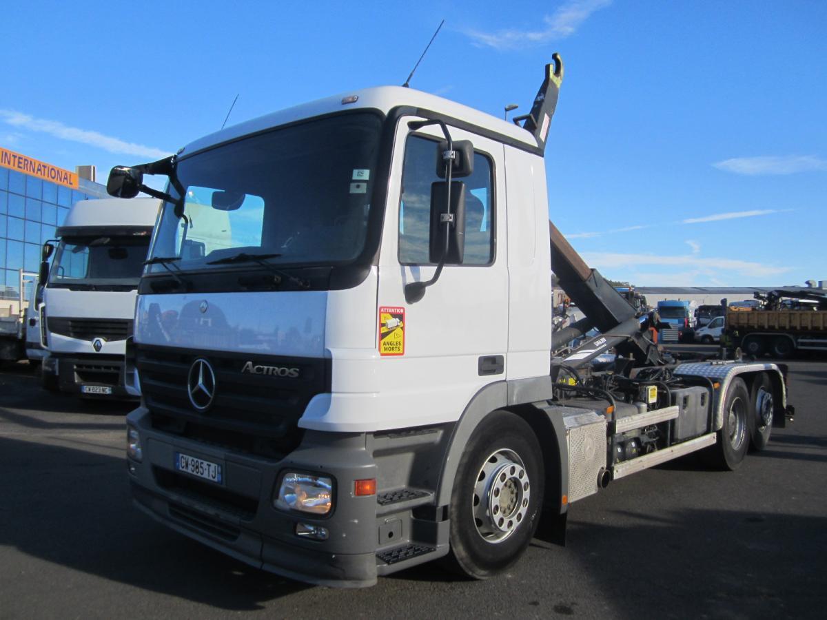 Mercedes Actros - Kancalı yükleyici kamyon: fotoğraf 1 Mercedes Actros - Kancalı yükleyici kamyon: fotoğraf 1