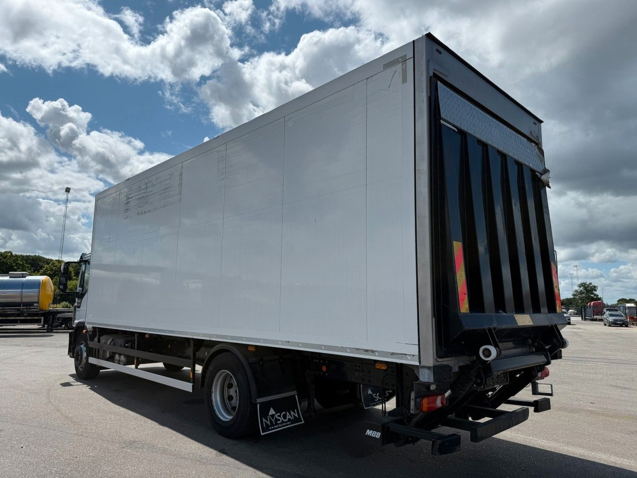 Iveco 180E32 4x2 Schmitz / Thermo King T-1200R Spectru Iveco 180E32 4x2 Schmitz / Thermo King T-1200R Spectru - Refrijeratör kamyon: fotoğraf 4 Iveco 180E32 4x2 Schmitz / Thermo King T-1200R Spectru Iveco 180E32 4x2 Schmitz / Thermo King T-1200R Spectru - Refrijeratör kamyon: fotoğraf 4