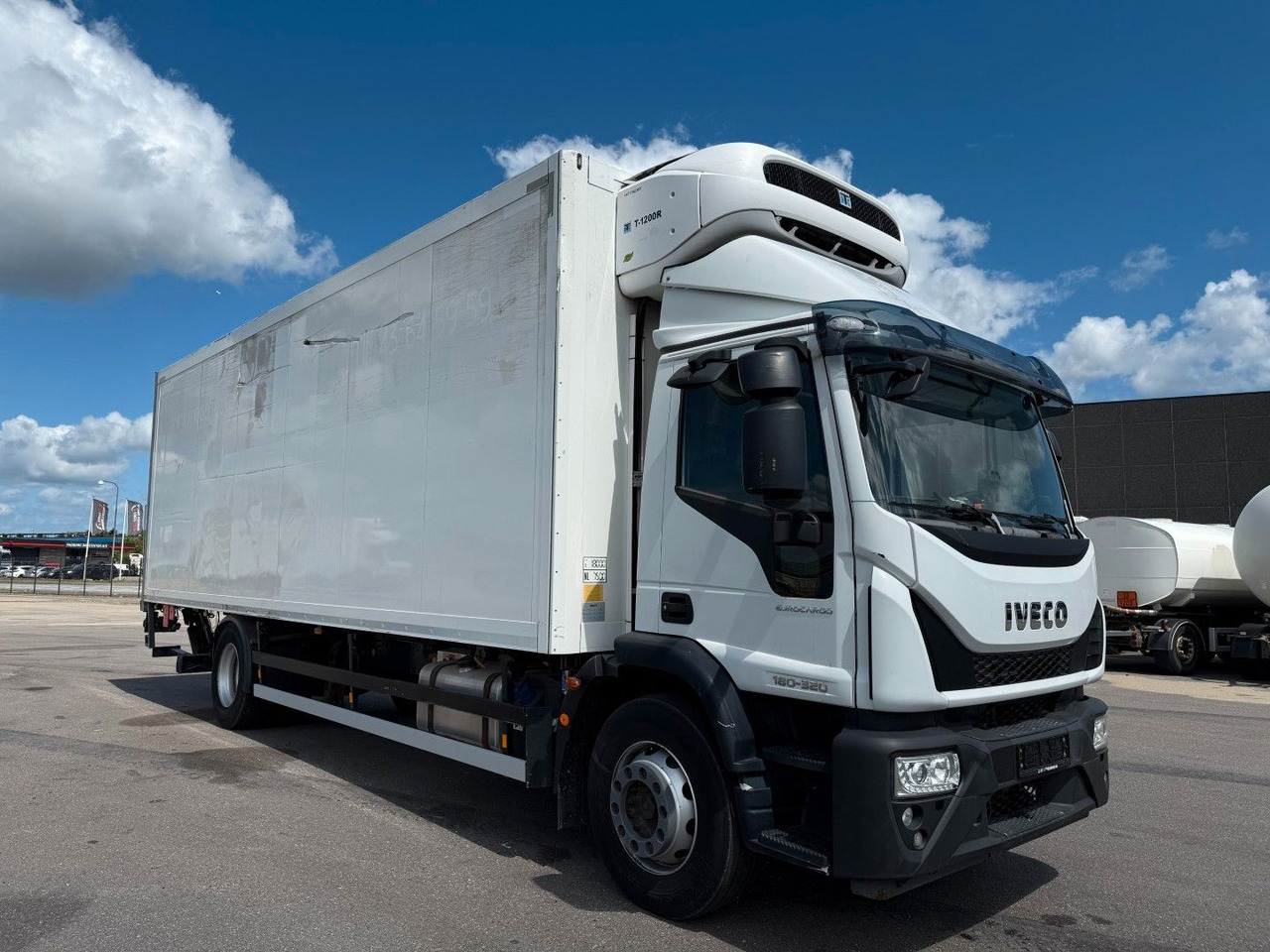 Iveco 180E32 4x2 Schmitz / Thermo King T-1200R Spectru Iveco 180E32 4x2 Schmitz / Thermo King T-1200R Spectru - Refrijeratör kamyon: fotoğraf 2 Iveco 180E32 4x2 Schmitz / Thermo King T-1200R Spectru Iveco 180E32 4x2 Schmitz / Thermo King T-1200R Spectru - Refrijeratör kamyon: fotoğraf 2