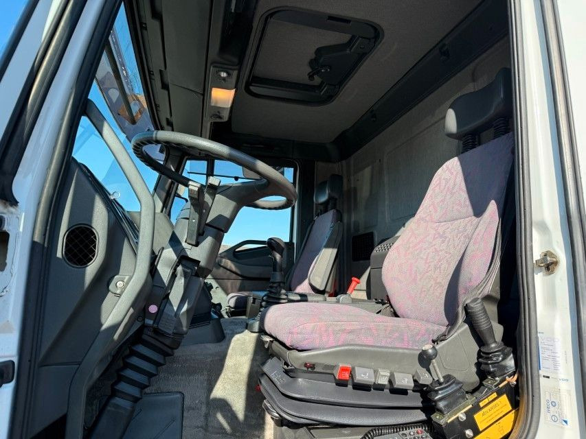 Iveco EuroTech Cursor 190E31 4x2 Tipper / HMF 1060 B3 - Vinçli kamyon: fotoğraf 5 Iveco EuroTech Cursor 190E31 4x2 Tipper / HMF 1060 B3 - Vinçli kamyon: fotoğraf 5