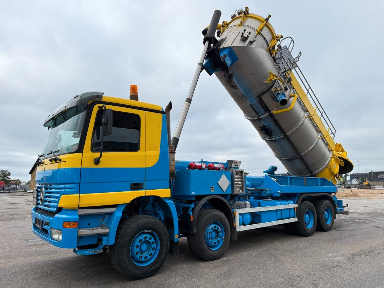 Mercedes-Benz Actros 4140 8x4 KOKS MEGAVAC 8000 ADR Dry Vac - Vidanjör: fotoğraf 5 Mercedes-Benz Actros 4140 8x4 KOKS MEGAVAC 8000 ADR Dry Vac - Vidanjör: fotoğraf 5