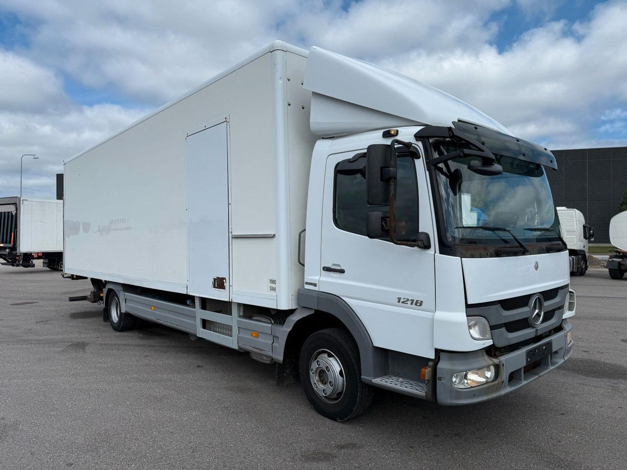 Mercedes-Benz Atego 1218 4x2 Euro 5 8,0 m. koffer - Kapalı kasa kamyon: fotoğraf 2 Mercedes-Benz Atego 1218 4x2 Euro 5 8,0 m. koffer - Kapalı kasa kamyon: fotoğraf 2