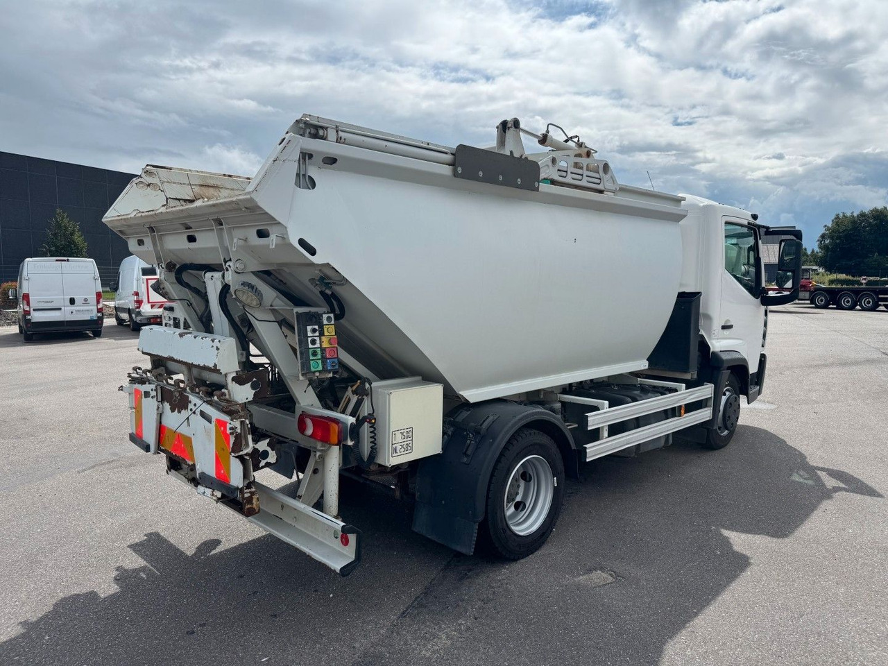 Renault D7.5 180 4x2 Semat/Techno Azimut 8 m3 Garbage - Çöp kamyonu: fotoğraf 3 Renault D7.5 180 4x2 Semat/Techno Azimut 8 m3 Garbage - Çöp kamyonu: fotoğraf 3