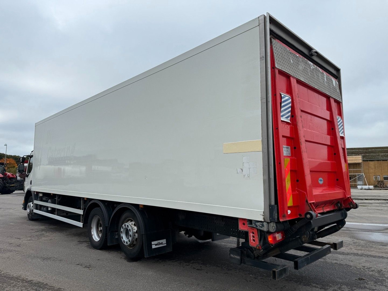 Volvo FE320 6x2*4 TK T1200-R Spectrum 9,80 m. koffer - Refrijeratör kamyon: fotoğraf 4 Volvo FE320 6x2*4 TK T1200-R Spectrum 9,80 m. koffer - Refrijeratör kamyon: fotoğraf 4