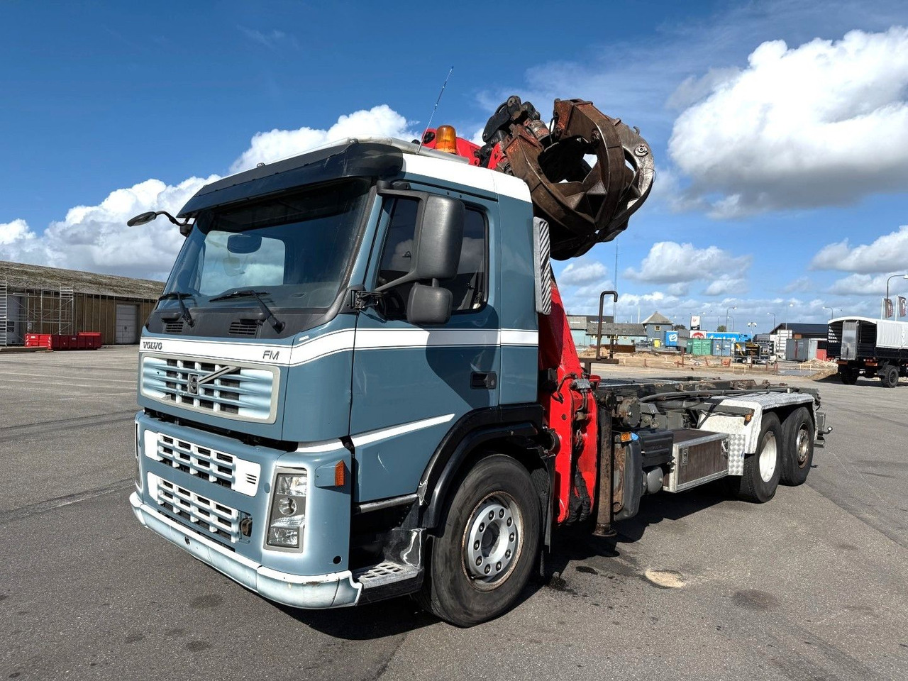 Volvo FM340 6x2*4 Kipper / Palfinger Epsilon 150Z96 - Vinçli kamyon: fotoğraf 1 Volvo FM340 6x2*4 Kipper / Palfinger Epsilon 150Z96 - Vinçli kamyon: fotoğraf 1