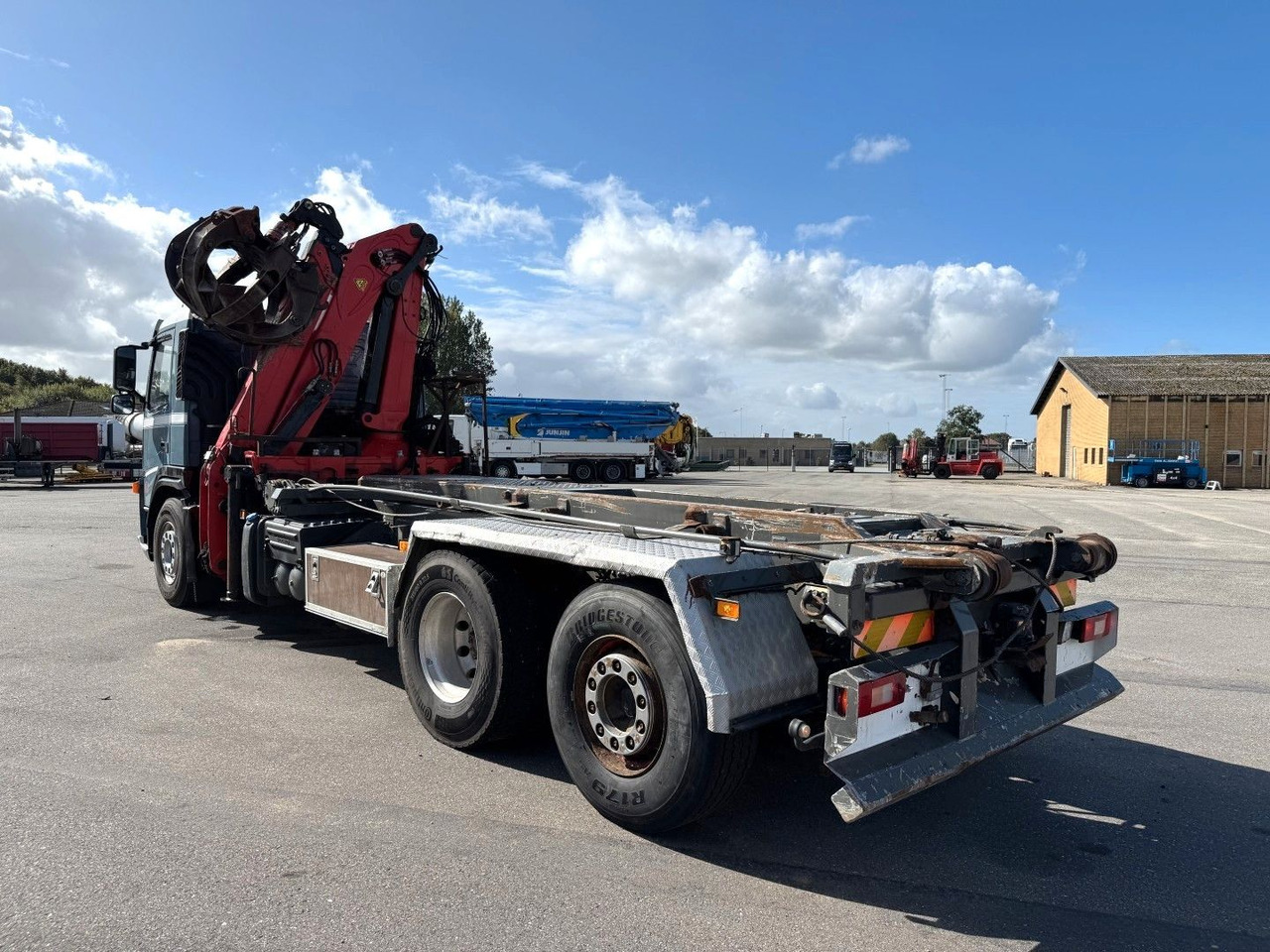 Volvo FM340 6x2*4 Kipper / Palfinger Epsilon 150Z96 - Vinçli kamyon: fotoğraf 4 Volvo FM340 6x2*4 Kipper / Palfinger Epsilon 150Z96 - Vinçli kamyon: fotoğraf 4