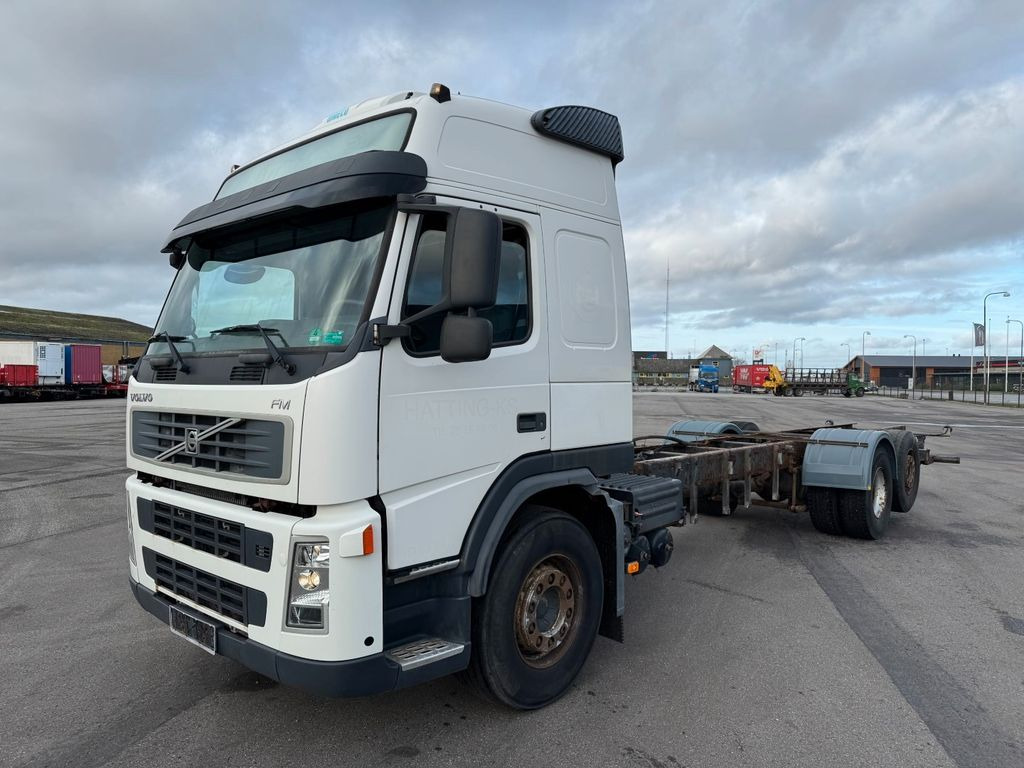 Volvo FM340 6x2 Globetrotter Chassis / Fahrgestell - Şasi kamyon: fotoğraf 1 Volvo FM340 6x2 Globetrotter Chassis / Fahrgestell - Şasi kamyon: fotoğraf 1