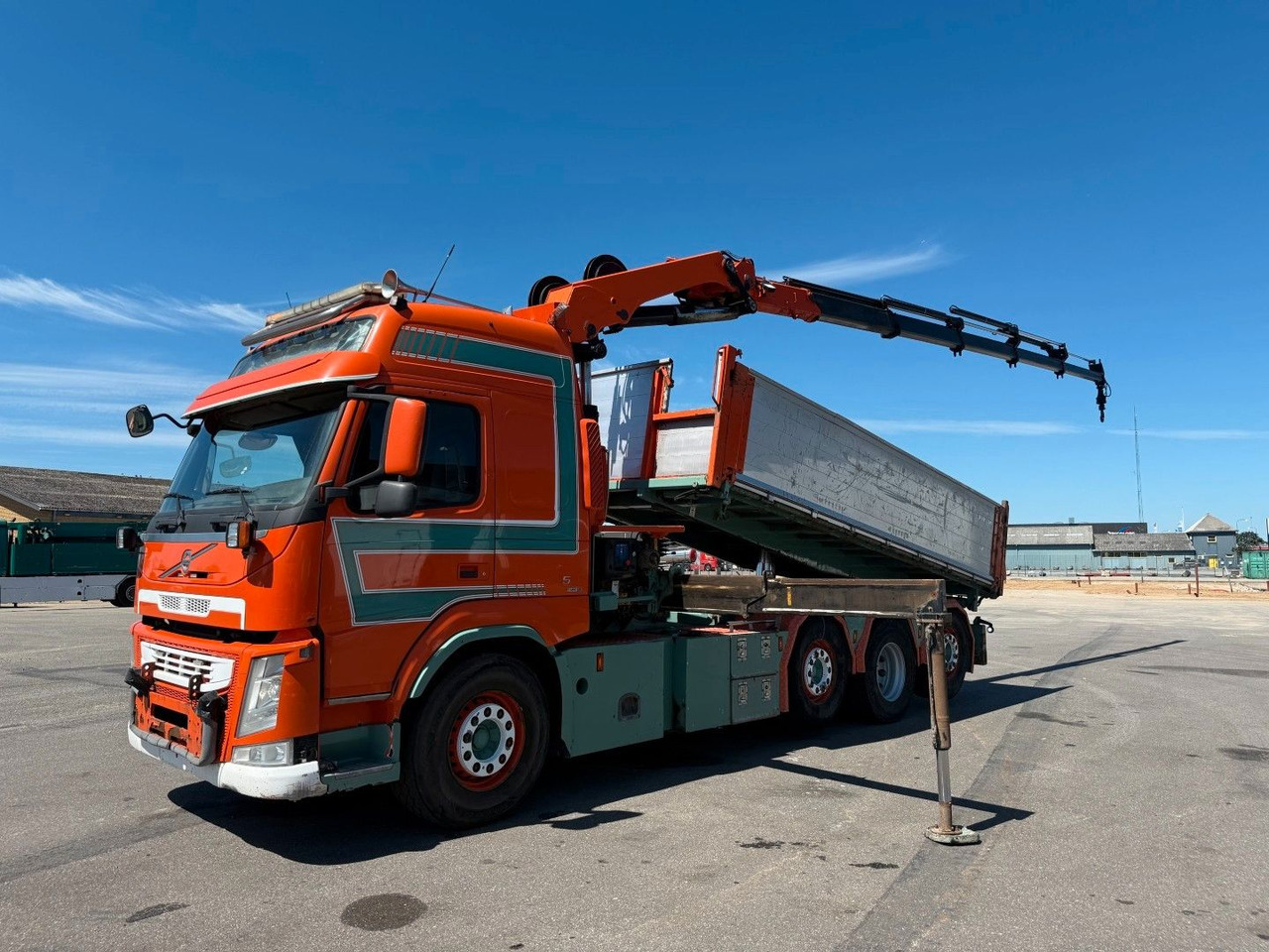 Volvo FM500 8x2*6 Crane HMF 2620 K5 Pendel Tipper - Vinçli kamyon: fotoğraf 1 Volvo FM500 8x2*6 Crane HMF 2620 K5 Pendel Tipper - Vinçli kamyon: fotoğraf 1