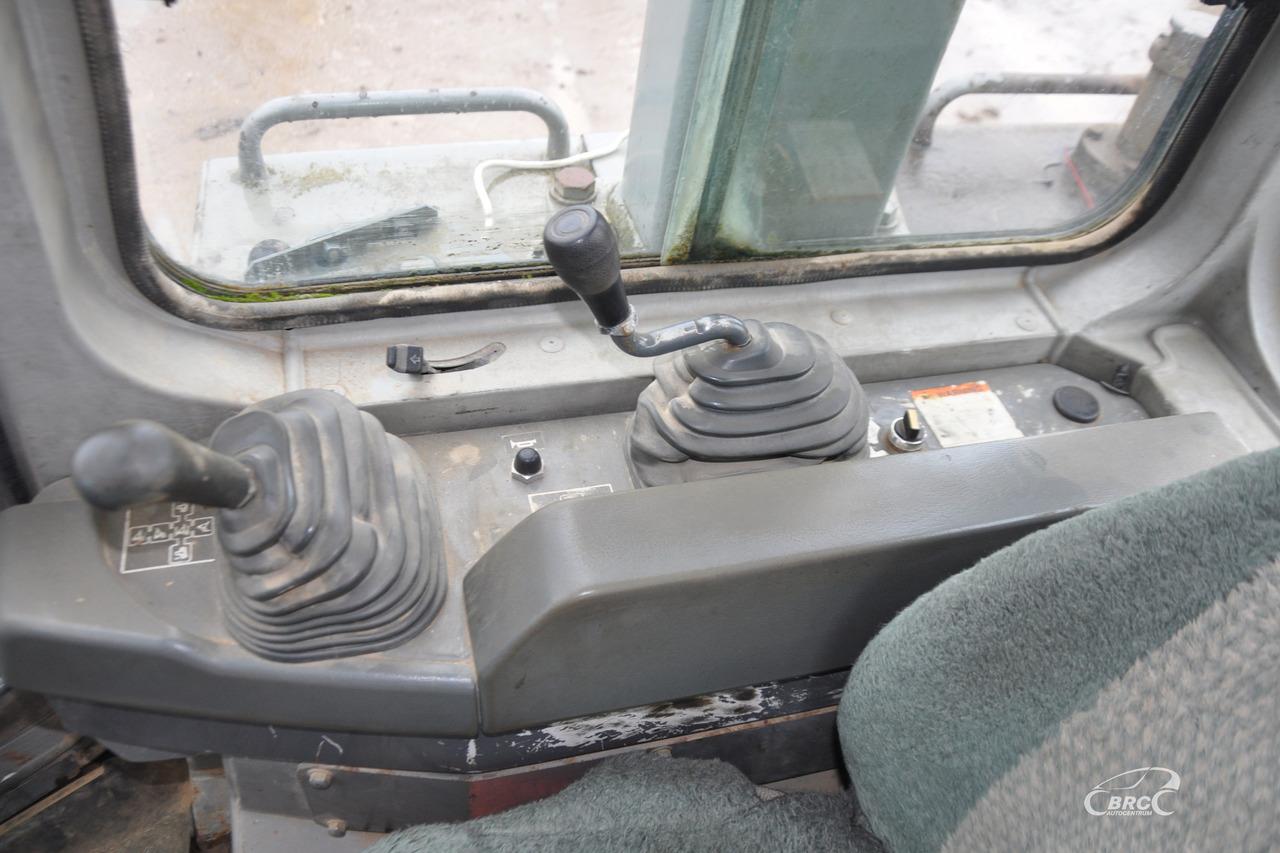 Buldozer Komatsu D 155 AX: fotoğraf 13 Buldozer Komatsu D 155 AX: fotoğraf 13