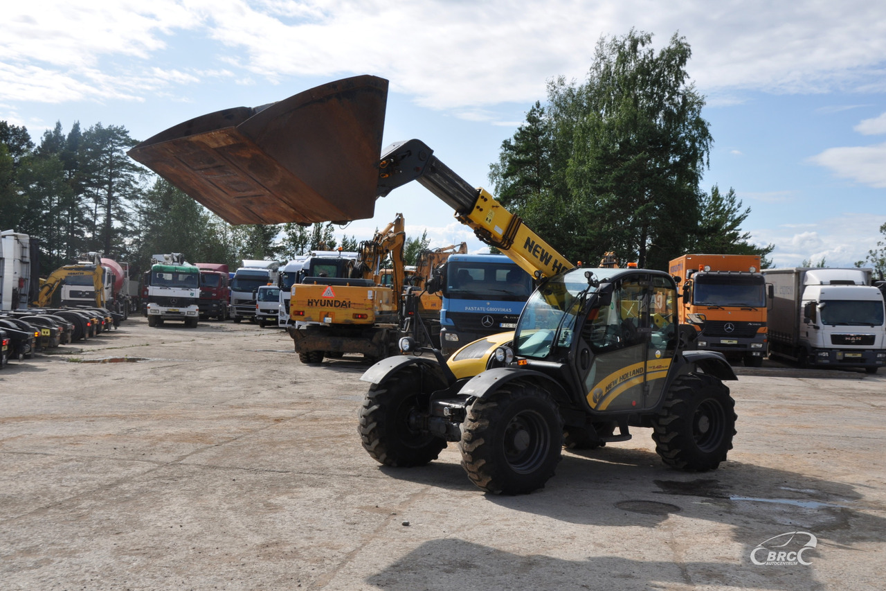New Holland TH 7.42 - Teleskopik tekerlekli yükleyici: fotoğraf 1 New Holland TH 7.42 - Teleskopik tekerlekli yükleyici: fotoğraf 1