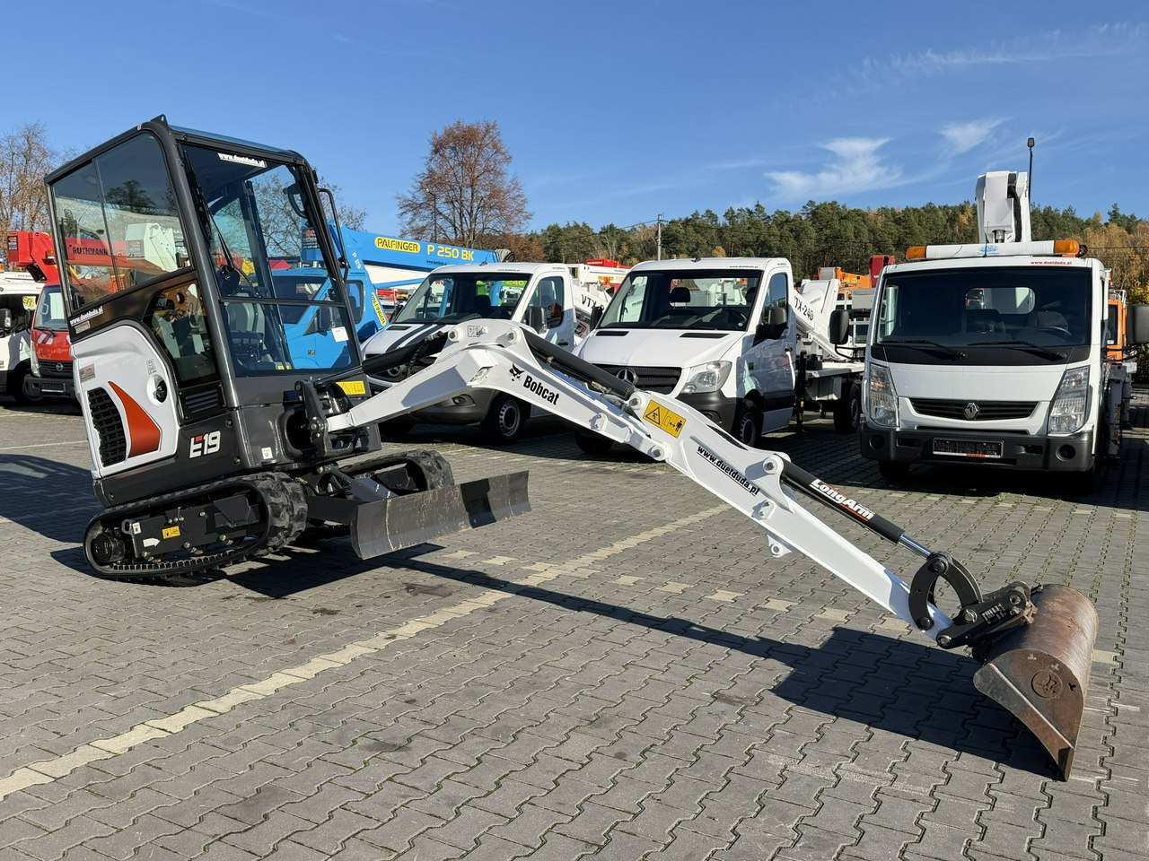 Bobcat E19 Komplet Łyżek Mało Używana Przepracowane tylko 90mth - Mini ekskavatör: fotoğraf 2 Bobcat E19 Komplet Łyżek Mało Używana Przepracowane tylko 90mth - Mini ekskavatör: fotoğraf 2