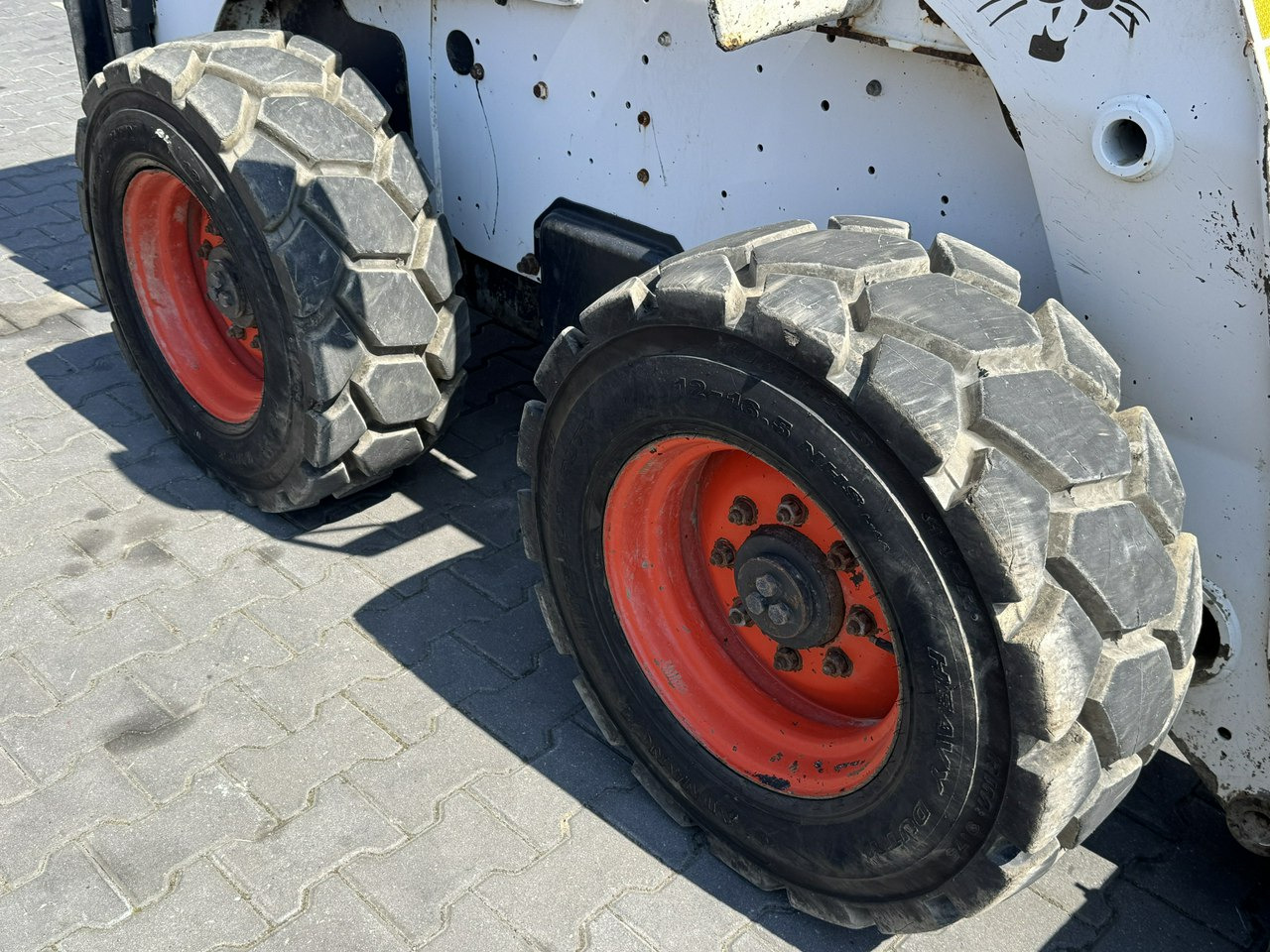 Bobcat S300 Joystick Mini Ładowarka Waga 3692kg - Mini yükleyici: fotoğraf 5 Bobcat S300 Joystick Mini Ładowarka Waga 3692kg - Mini yükleyici: fotoğraf 5