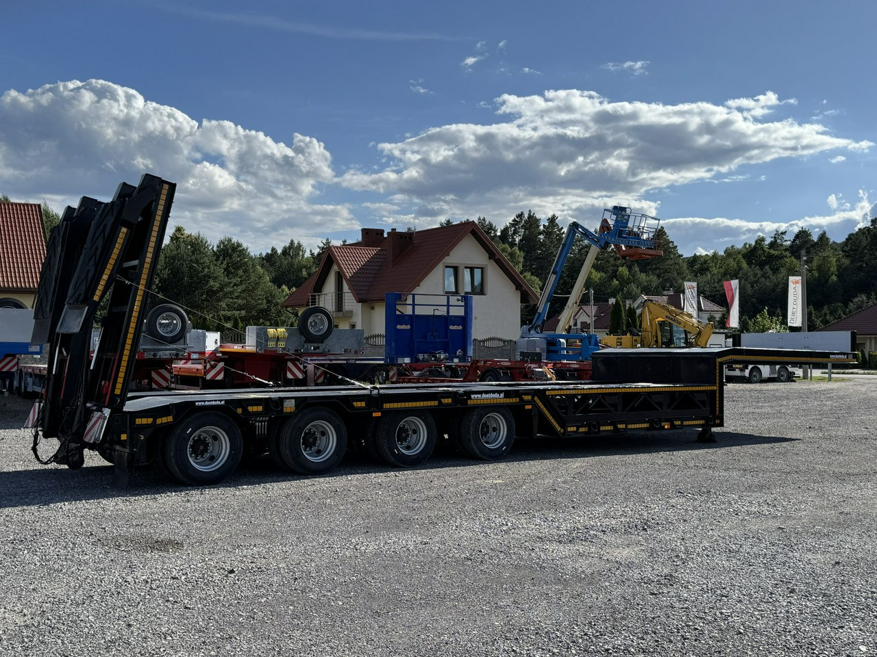 Bodex 4 osiowa NN4J Niskopodwoziówka Niskopodwozie Nowe Opony - Alçak çerçeveli platform dorse: fotoğraf 3 Bodex 4 osiowa NN4J Niskopodwoziówka Niskopodwozie Nowe Opony - Alçak çerçeveli platform dorse: fotoğraf 3