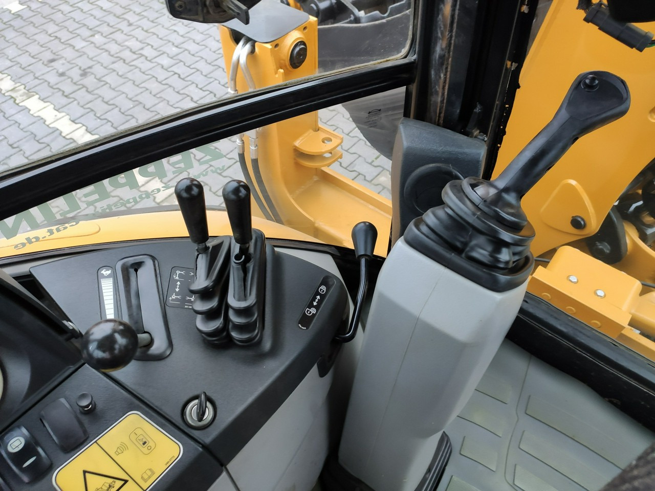 Caterpillar 444E Premier Sterowanie na Joystickach FULL OPCJA - Iş makinesi: fotoğraf 5 Caterpillar 444E Premier Sterowanie na Joystickach FULL OPCJA - Iş makinesi: fotoğraf 5