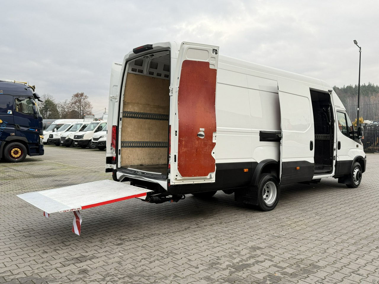 Iveco Daily 70C18 V H - Diğer araçlar: fotoğraf 5 Iveco Daily 70C18 V H - Diğer araçlar: fotoğraf 5