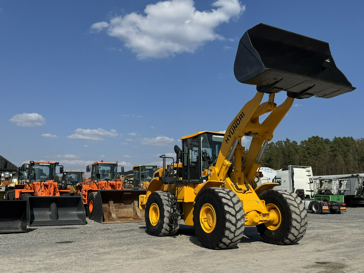 Hyundai HL770-7A - Tekerlekli yükleyici: fotoğraf 2 Hyundai HL770-7A - Tekerlekli yükleyici: fotoğraf 2