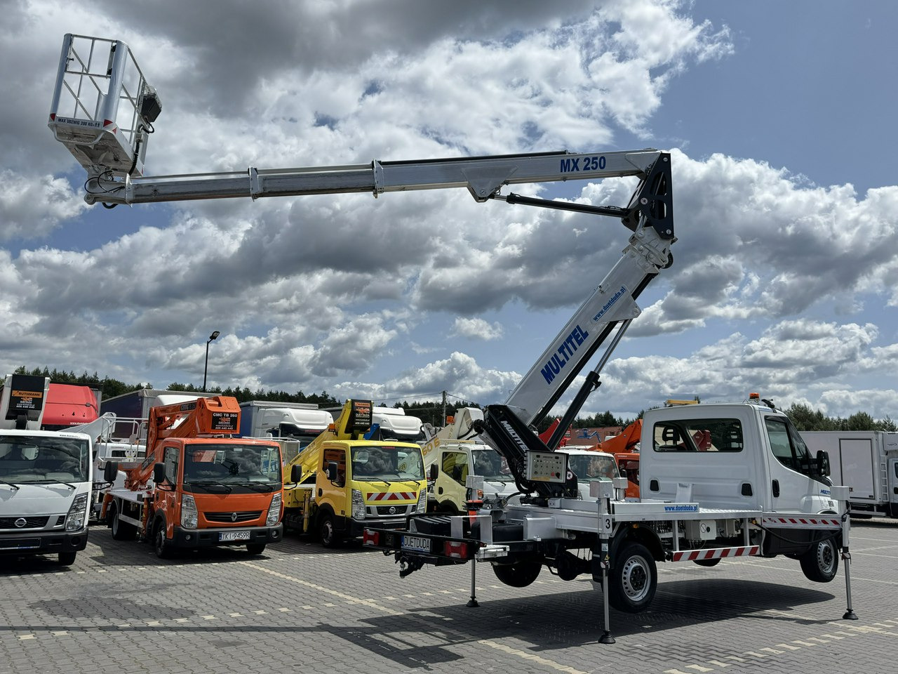 Iveco Daily 35S14 - Araç üzerine platform: fotoğraf 1 Iveco Daily 35S14 - Araç üzerine platform: fotoğraf 1