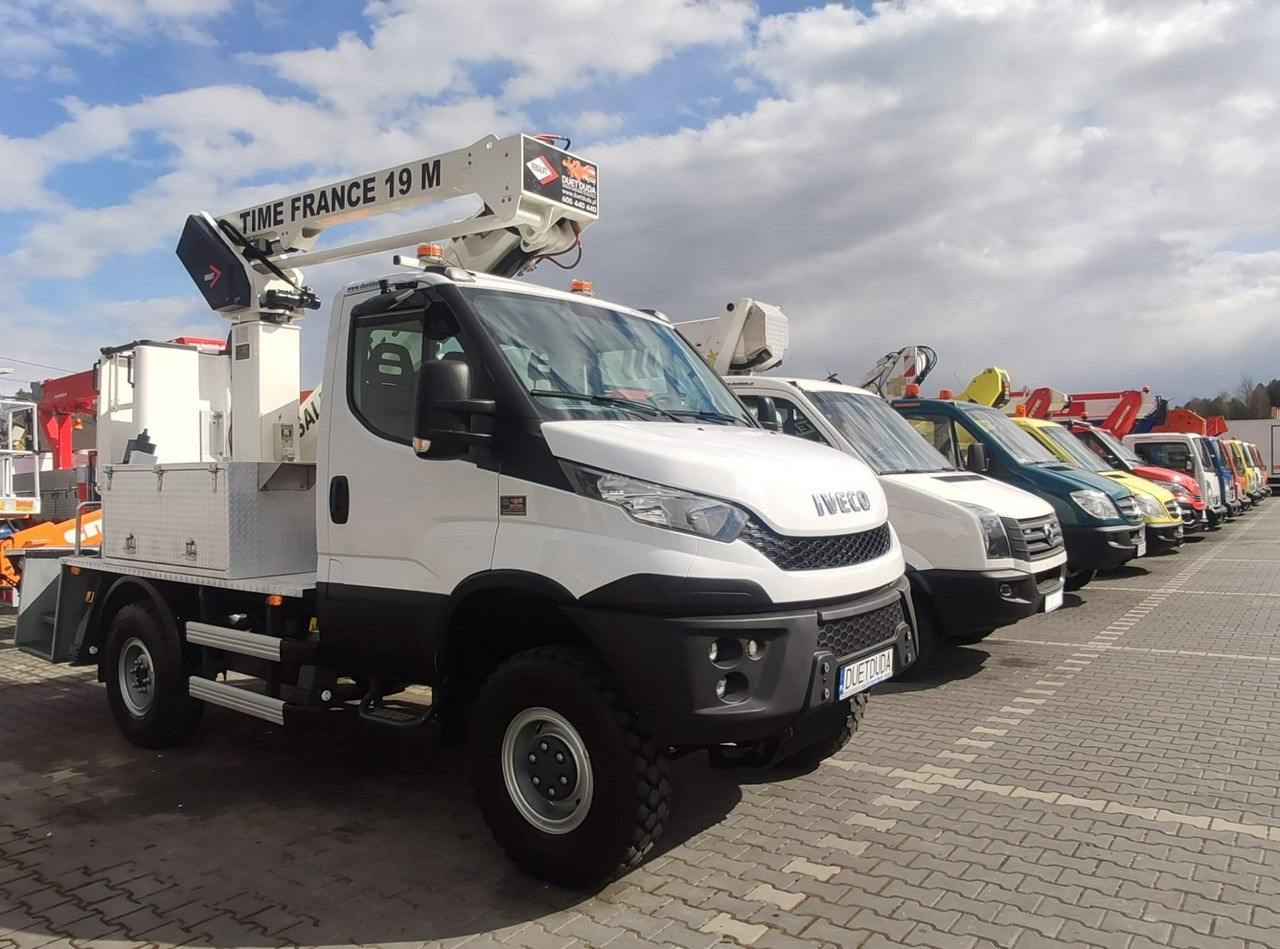 Iveco Daily 55S17W 4x4 Zwyżka 19m Versalift Lat 55 TB Time France - Araç üzerine platform: fotoğraf 3 Iveco Daily 55S17W 4x4 Zwyżka 19m Versalift Lat 55 TB Time France - Araç üzerine platform: fotoğraf 3