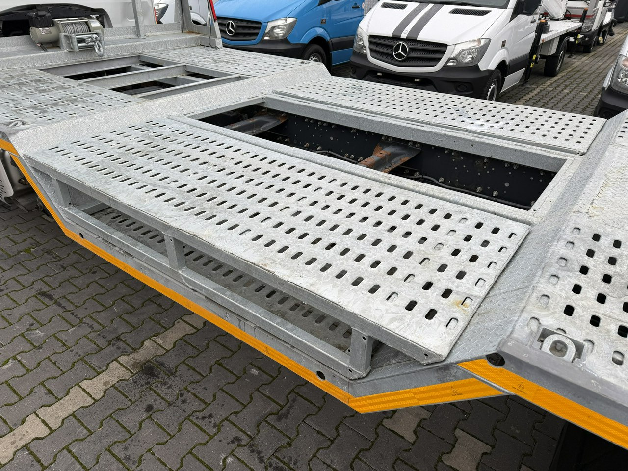 Iveco EUROCARGO 120E25 E6 Laweta Zagłebiana Platforma Pomoc Drogowa - Çekici kamyonu: fotoğraf 4 Iveco EUROCARGO 120E25 E6 Laweta Zagłebiana Platforma Pomoc Drogowa - Çekici kamyonu: fotoğraf 4