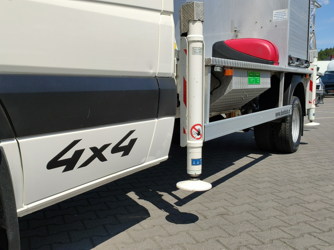 Iveco Volkswagen Crafter 4x4 Zwyżka 21m Palfinger P210BK JIP-Ogon udt - Araç üzerine platform: fotoğraf 4 Iveco Volkswagen Crafter 4x4 Zwyżka 21m Palfinger P210BK JIP-Ogon udt - Araç üzerine platform: fotoğraf 4