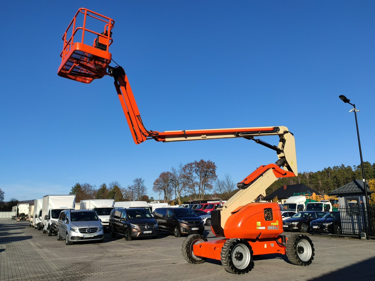 JLG 600AJ 4x4 PODNOŚNIK PRZEGUBOWY - Eklemli platform: fotoğraf 1 JLG 600AJ 4x4 PODNOŚNIK PRZEGUBOWY - Eklemli platform: fotoğraf 1