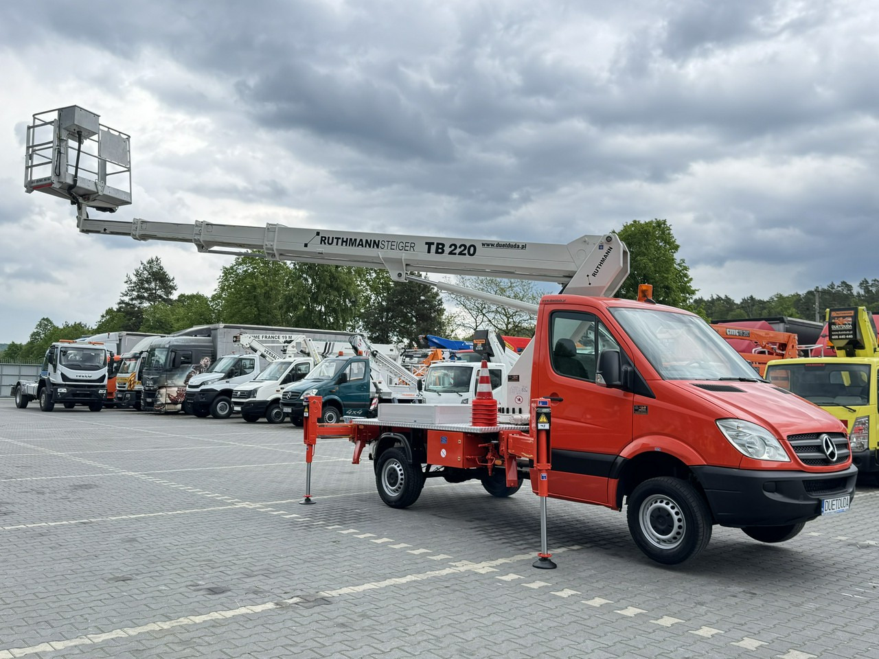Mercedes Sprinter - Araç üzerine platform: fotoğraf 1 Mercedes Sprinter - Araç üzerine platform: fotoğraf 1