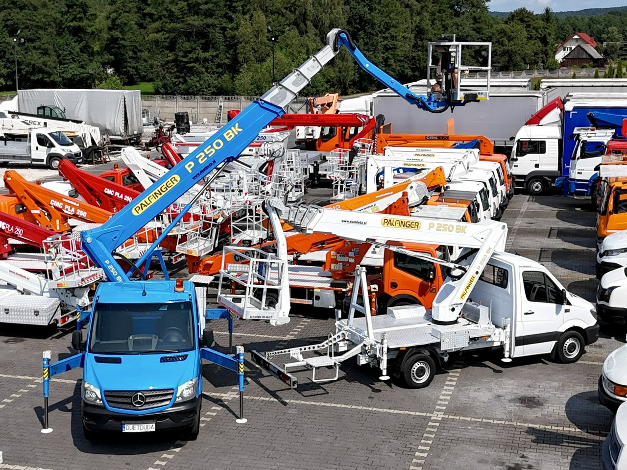 Mercedes Sprinter - Araç üzerine platform: fotoğraf 1 Mercedes Sprinter - Araç üzerine platform: fotoğraf 1