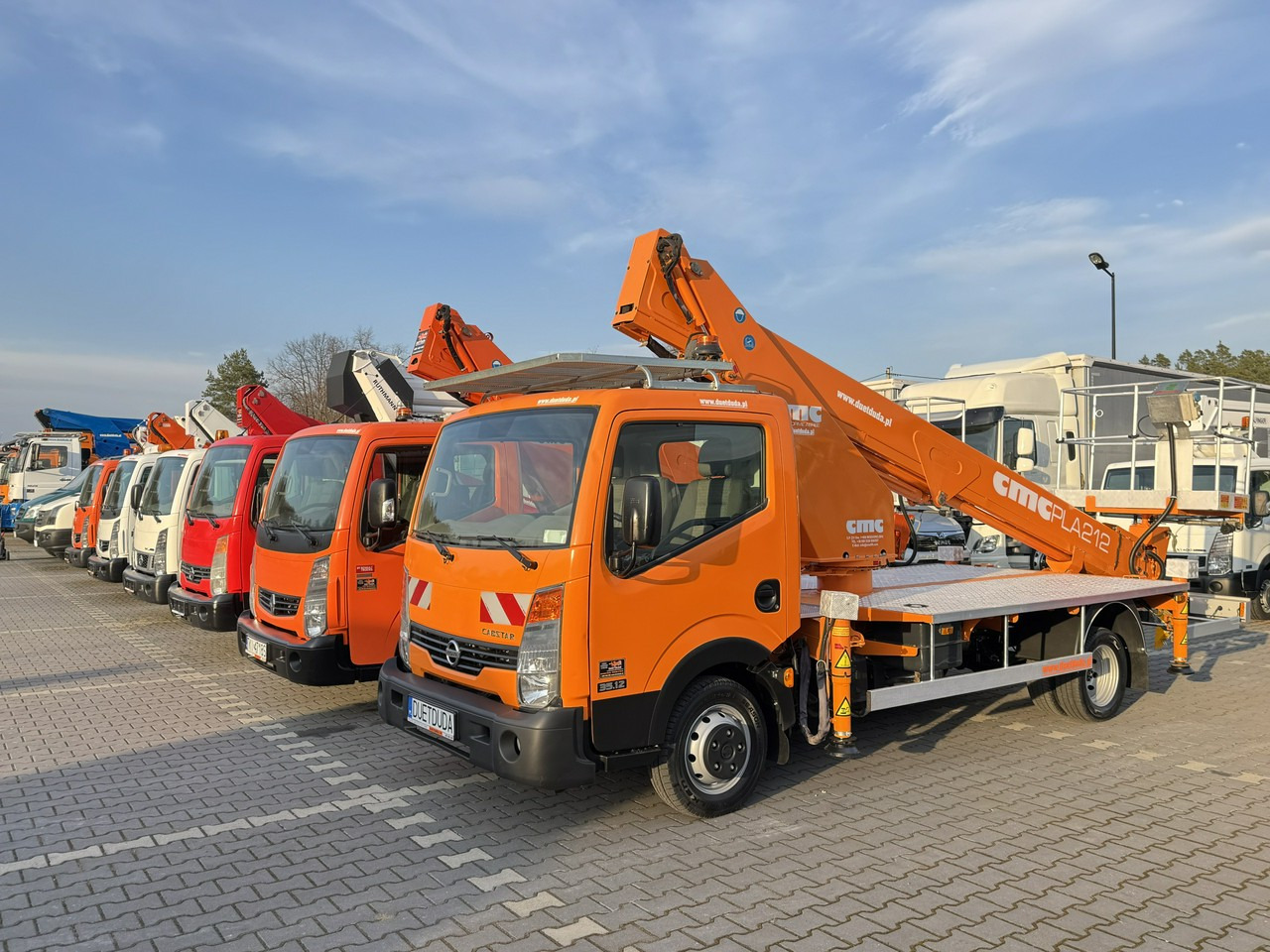 Nissan Cabstar - Araç üzerine platform: fotoğraf 1 Nissan Cabstar - Araç üzerine platform: fotoğraf 1
