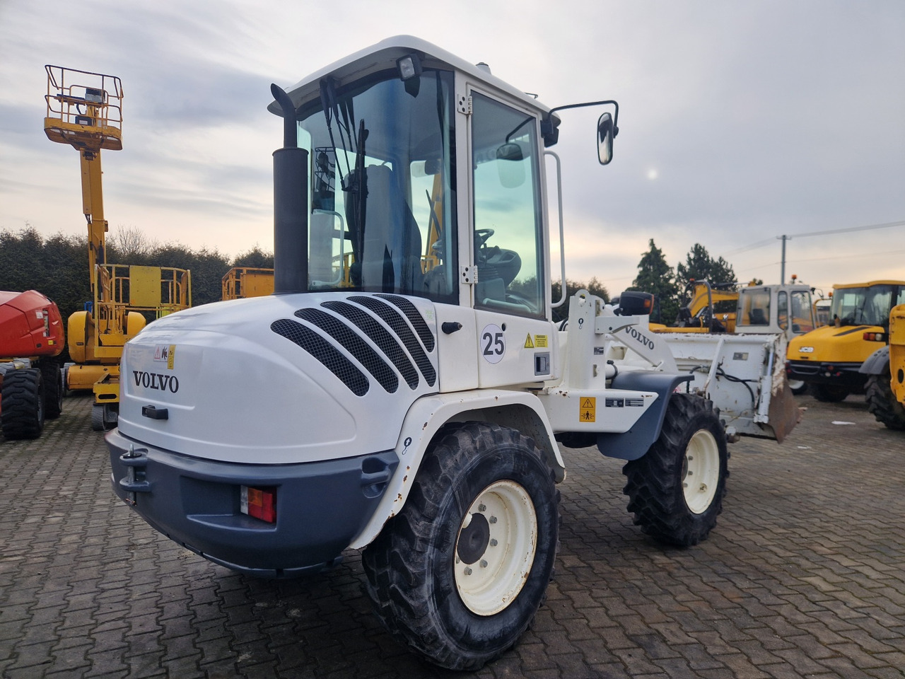 VOLVO L 30 B – Z/X - Tekerlekli yükleyici: fotoğraf 3 VOLVO L 30 B – Z/X - Tekerlekli yükleyici: fotoğraf 3