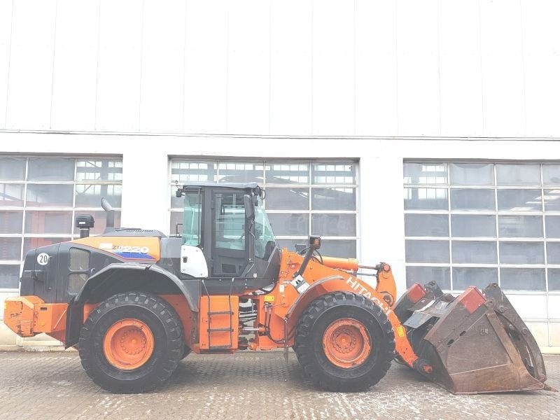 Hitachi ZW 220-6 - Tekerlekli yükleyici: fotoğraf 5 Hitachi ZW 220-6 - Tekerlekli yükleyici: fotoğraf 5