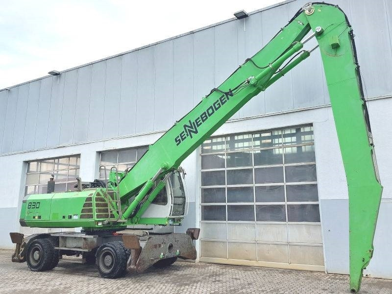 Sennebogen 830 - Elleçleme makinesi: fotoğraf 4 Sennebogen 830 - Elleçleme makinesi: fotoğraf 4