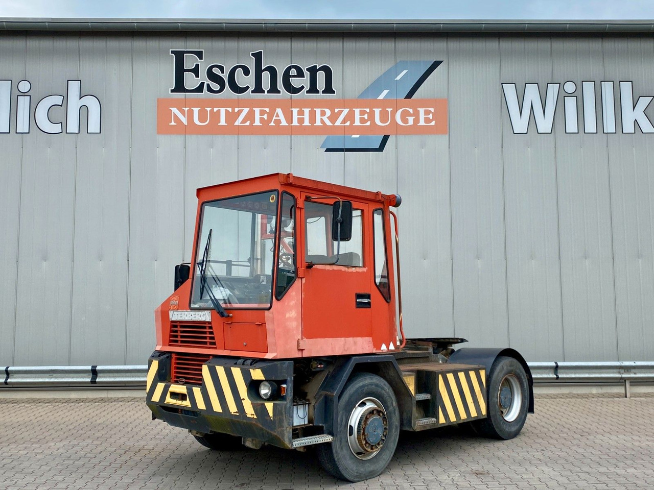 Terberg RT20 4x4 Rangierfahrzeug | Automatik - Kamyon: fotoğraf 1 Terberg RT20 4x4 Rangierfahrzeug | Automatik - Kamyon: fotoğraf 1